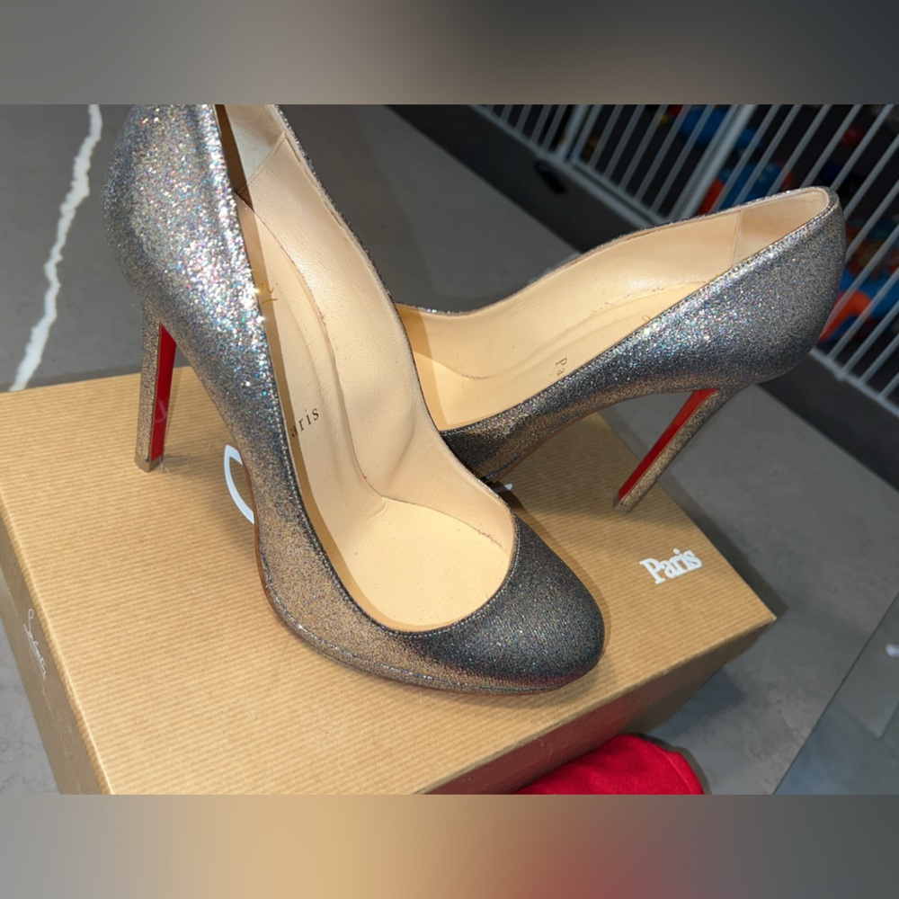 Silver Glitter christian louboutin heels in good condition - Picture 3 of 9